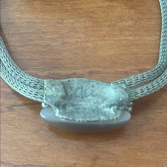 Elegant Silver Necklace with Pink Stone - Picture 3 of 3